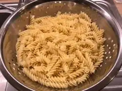 Těstoviny s žampiónovou omáčkou - recept