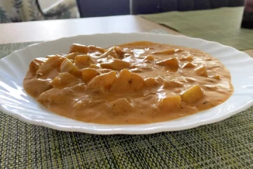 Cuketa a patizon na způsob buřtguláše
